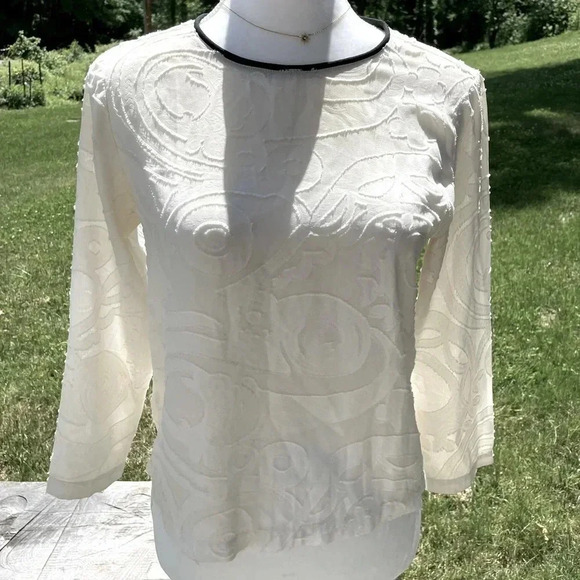 𝅺LOFT cream patterned top‎ with black trim - Picture 1 of 5